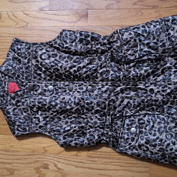 V Cristina vest, size small, leopard print - Picture 3 of 3